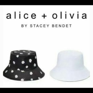 New Alice & Olivia Reversible Daisy Bucket Hat